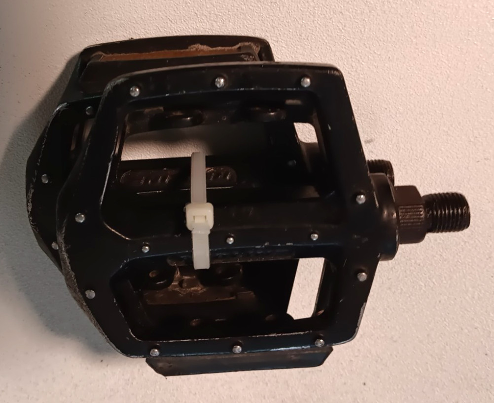 Bicycle Pedals 1/2 Inch Pre-Owned Good Condition FAST SHIPPING!!
