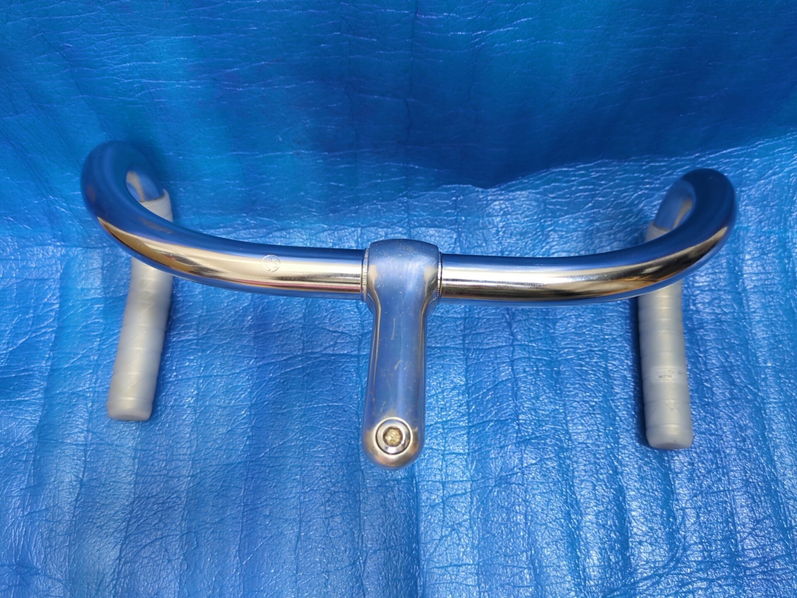 Nitto B123 CrMo 370mm NJS Handlebar + Nitto 90mm 58 Degree AA Stem + Grips