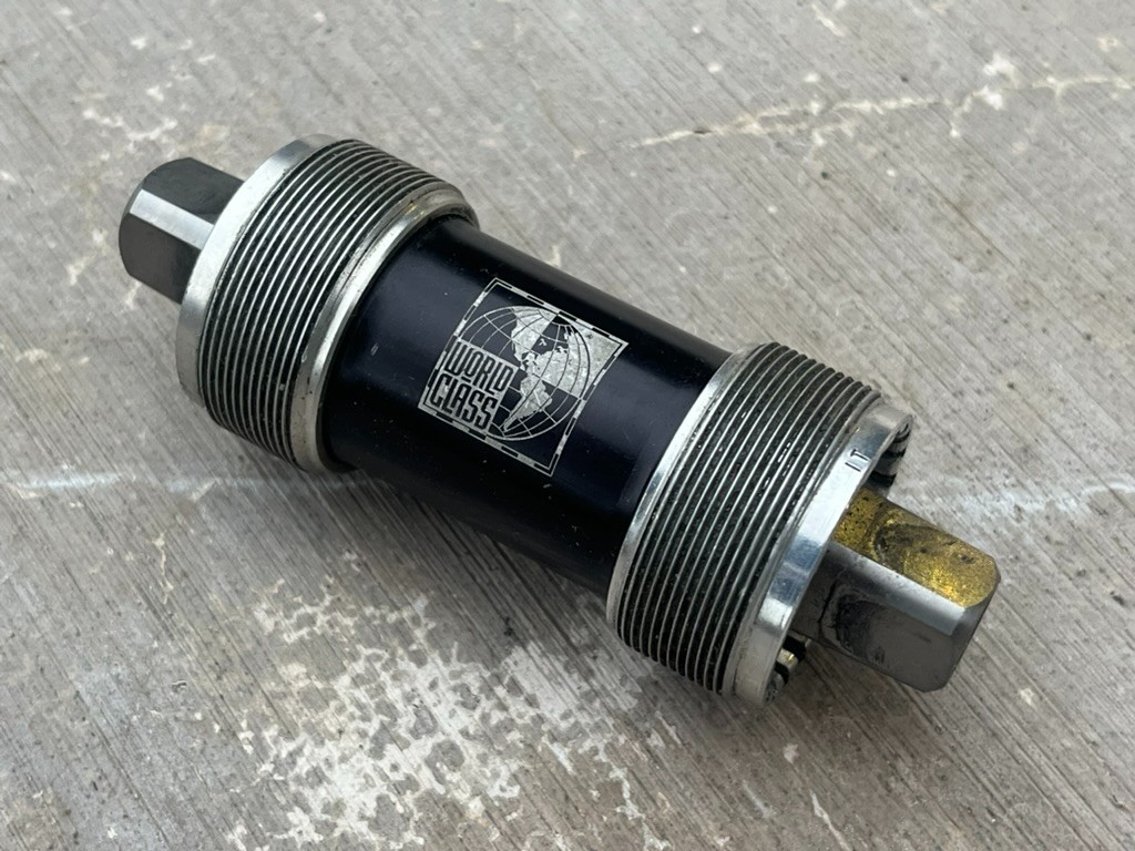 World Class Hollow Titanium JIS Square Taper Bottom Bracket | 68×103 mm / EXC