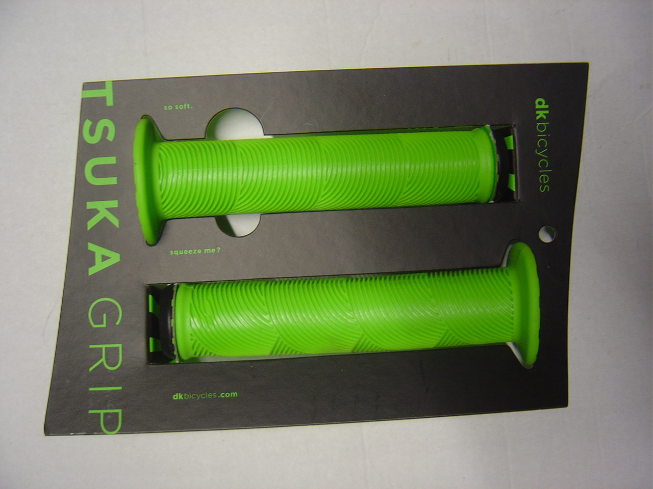 New DK Tsuka Team Green BMX Grips Soft Cruiser Park Street Dirt Jumper 145mm MTB