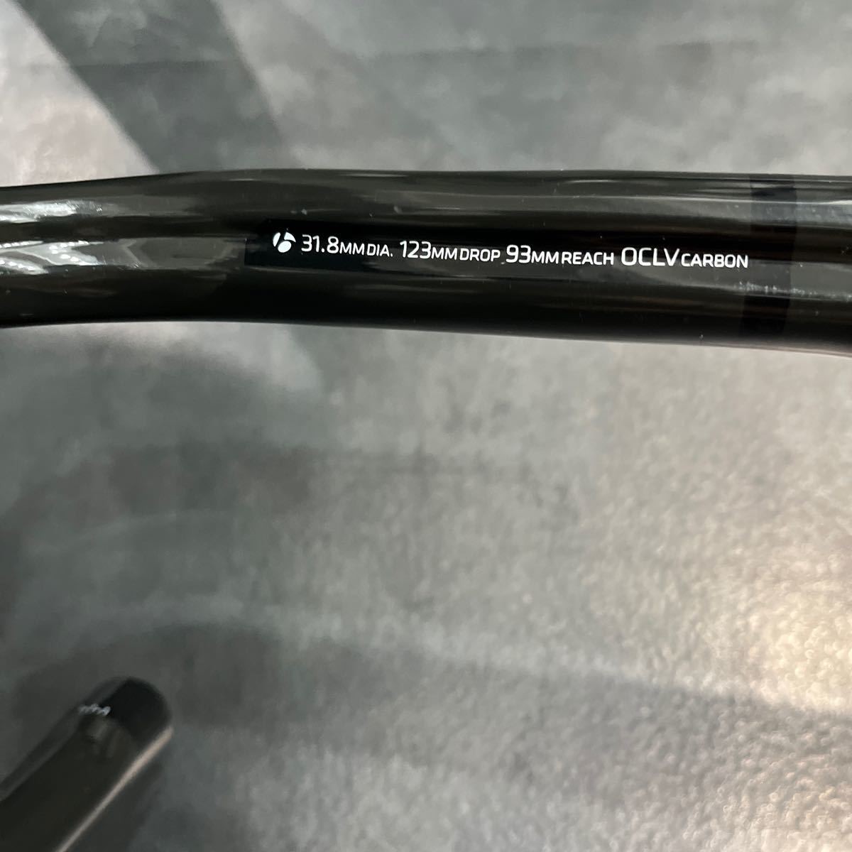 Lightweight 242g List price 55,900 yen BONTRAGER PRO ISO CORE VR-CF 31.8