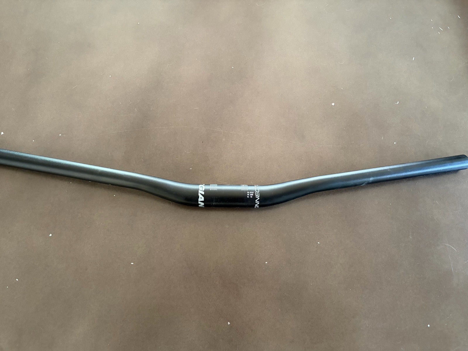 Giant Connect MTB Handlebars | 730mm Wide | 31.8mm Clamp | 25mm Rise | Trail/XC