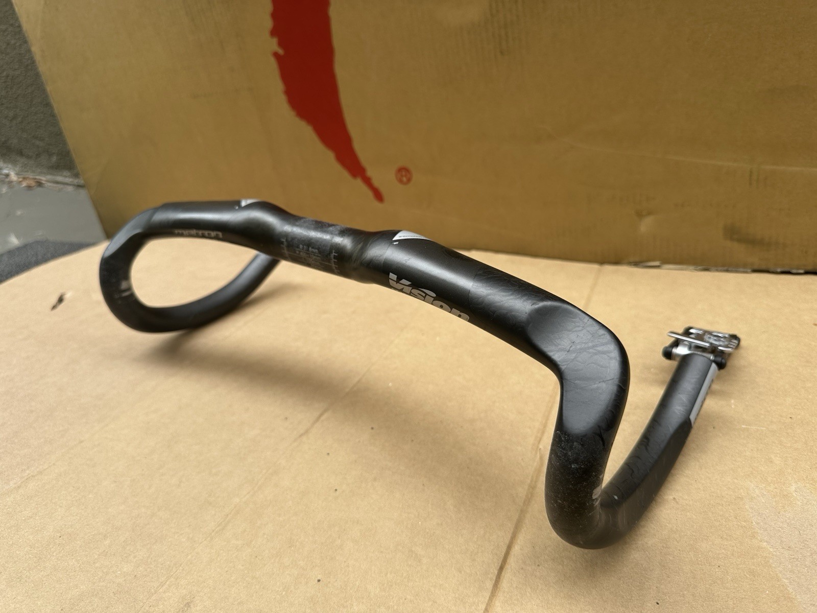 Vision Metron 4D Drop Handlebar – Carbon, 31.8mm, 40cm, Black