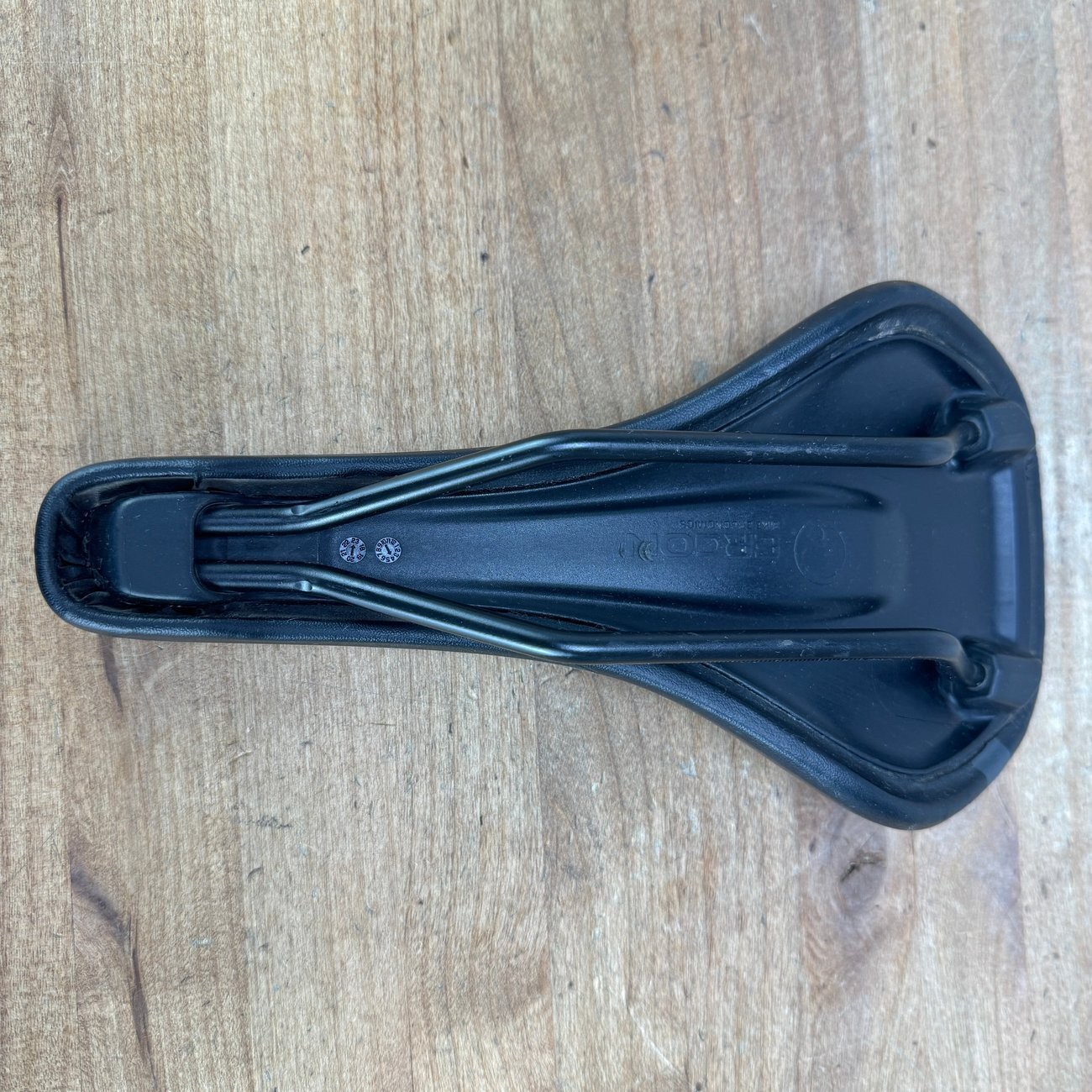 Low Mile! Ergon SR 10 7x7mm Steel Rails 140mm Bike Saddle 320g