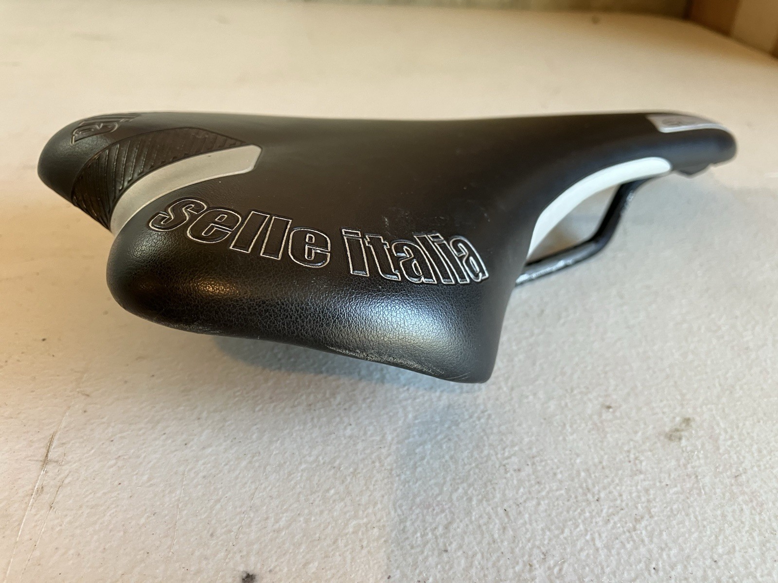 Selle Italia SL Composite Bicycle Saddle – Forged Alloy Rails 300 Grams