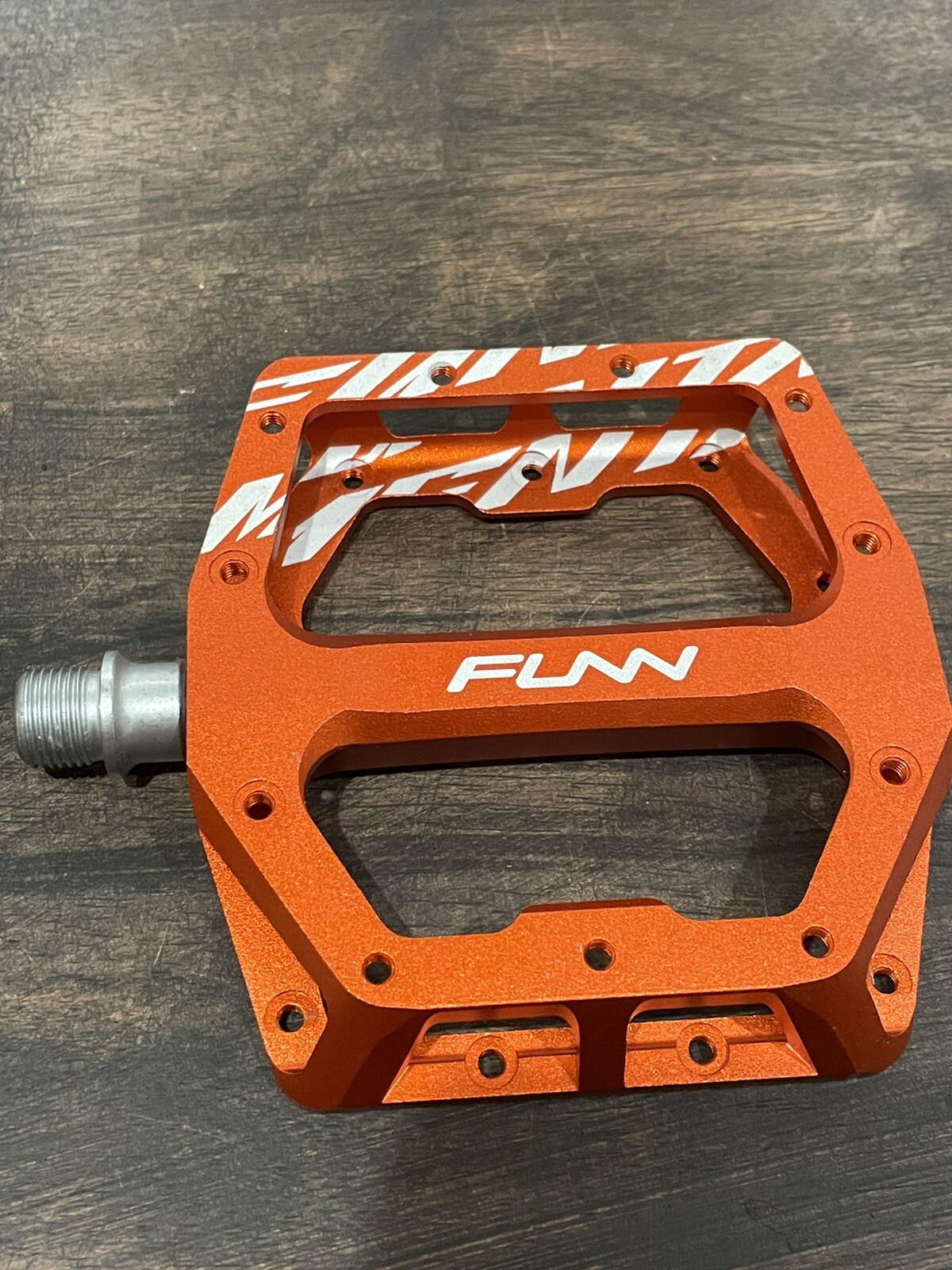 FUNN FUNNDAMENTAL Mountain Bike Flat Pedals Red (i2)