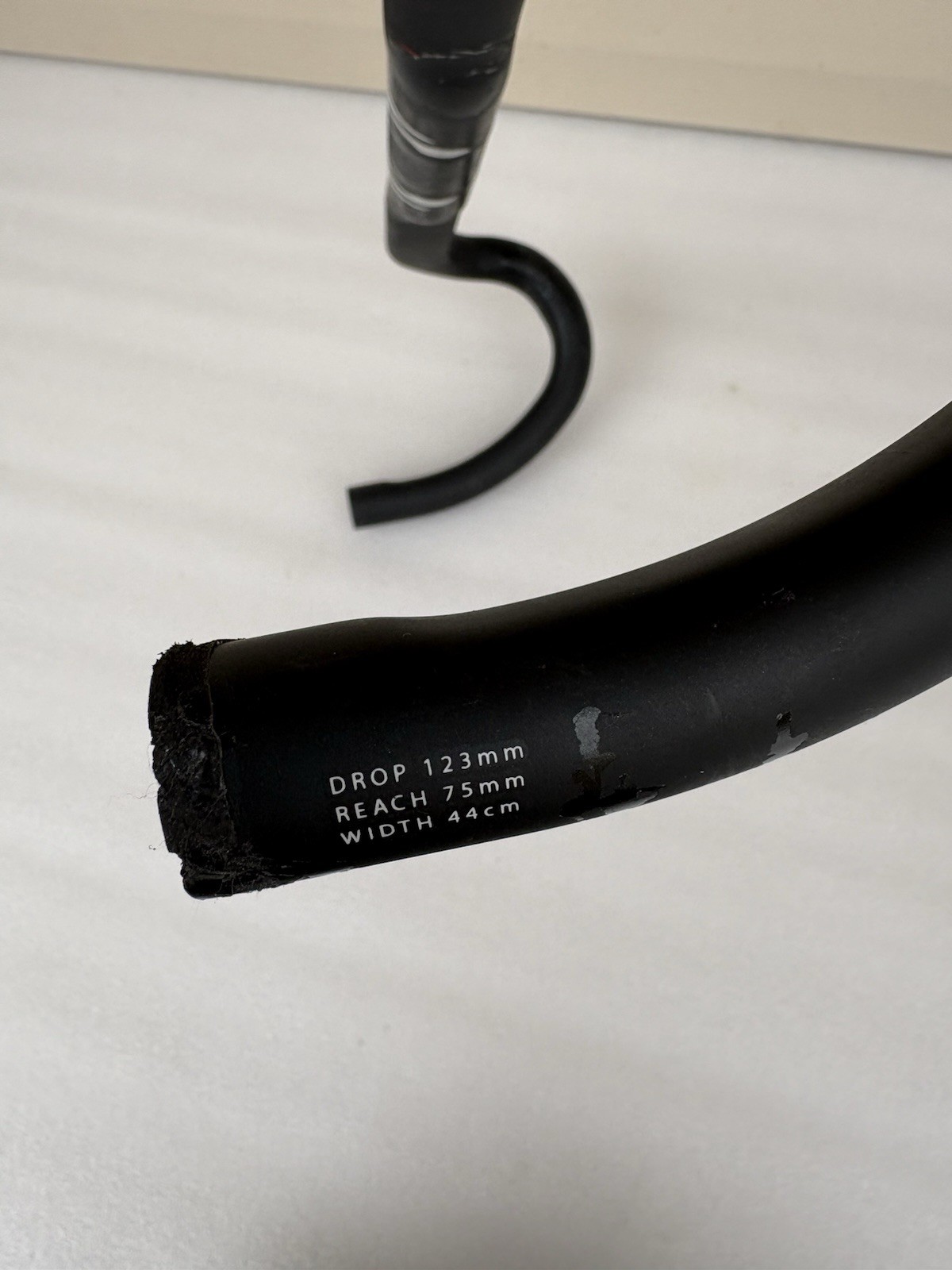 Specialized S-Works Shallow Bent Carbon Handlebar. 44cm. Weight 190g.