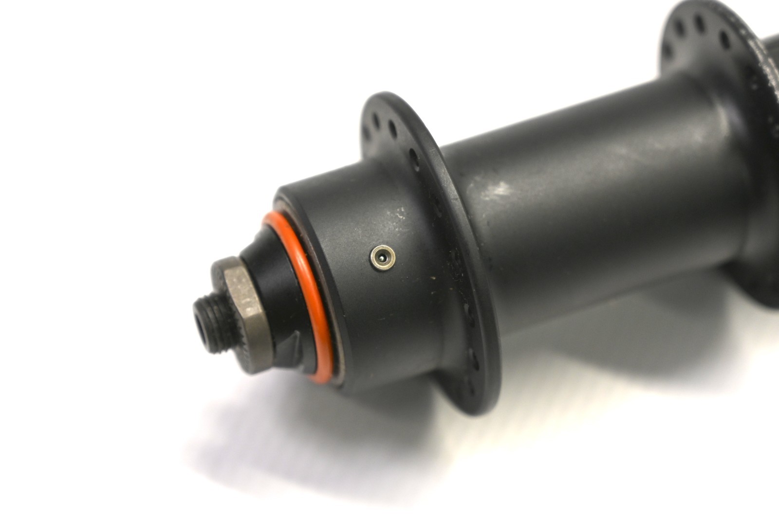WTB Wilderness Trail Bikes Grease Guard Hub 32-Hole Vintage Mountain Bike 135mm