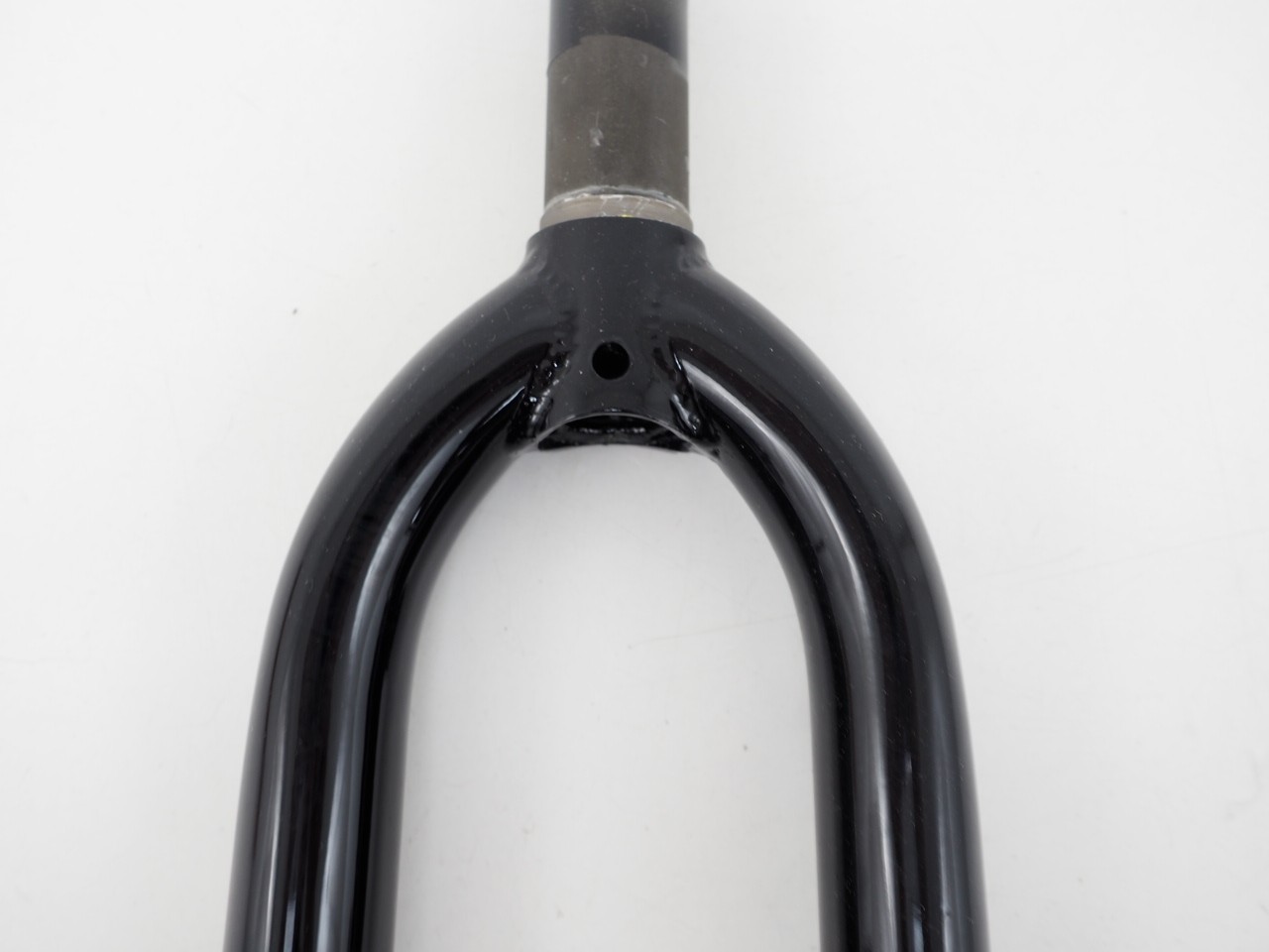 Unbranded 26″ Bicycle Rigid Fork Steel Black 1 1/8″ Steer 370mm Axle-Crown Disc