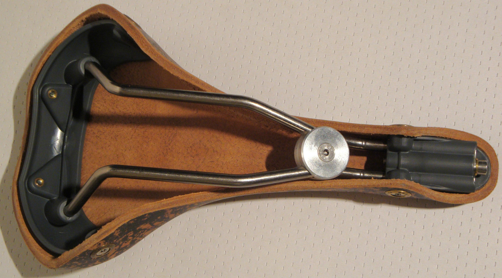 NEW GILLES BERTHOUD SADDLE SEAT GALIBIER CORK MADE IN FRANCE IDEALE BROOKS