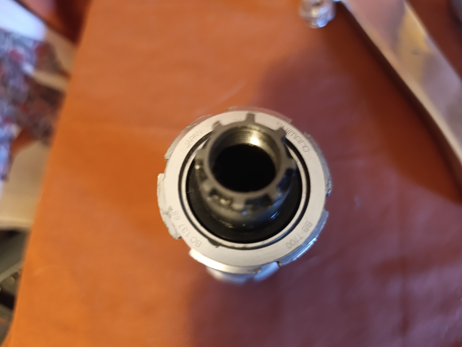 Shimano octalink Dura Ace FC 7700 crankset with bottom bracket. ref. T 103