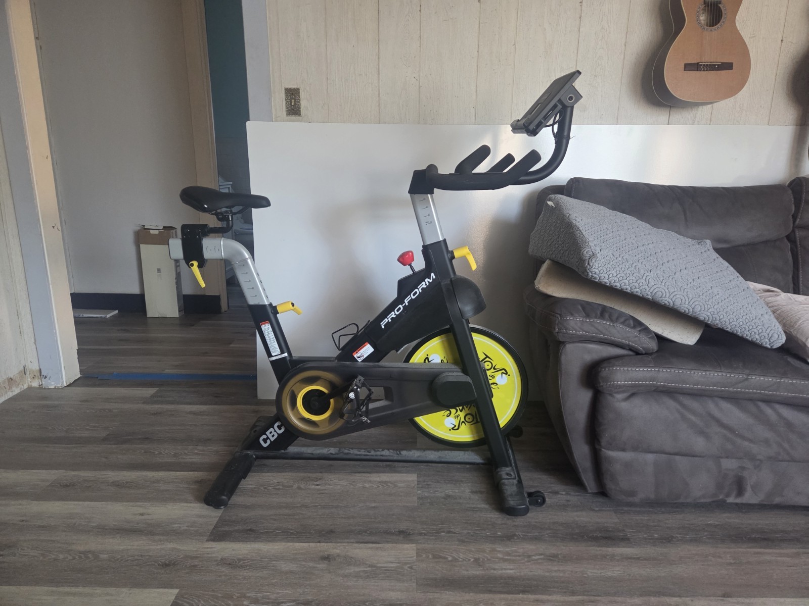 Pro-Form Tour de France TDF CBC Exercise Bike Seat with Mounting Bracket
