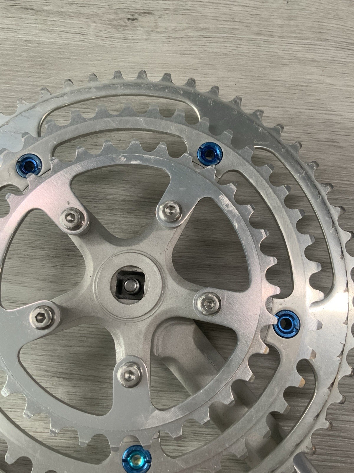 AVOCET CRANKSET TRIPLE 53-42-32 TOOTH 172.5 MM ARM LENGTH 6, 7, OR 8 SPEED