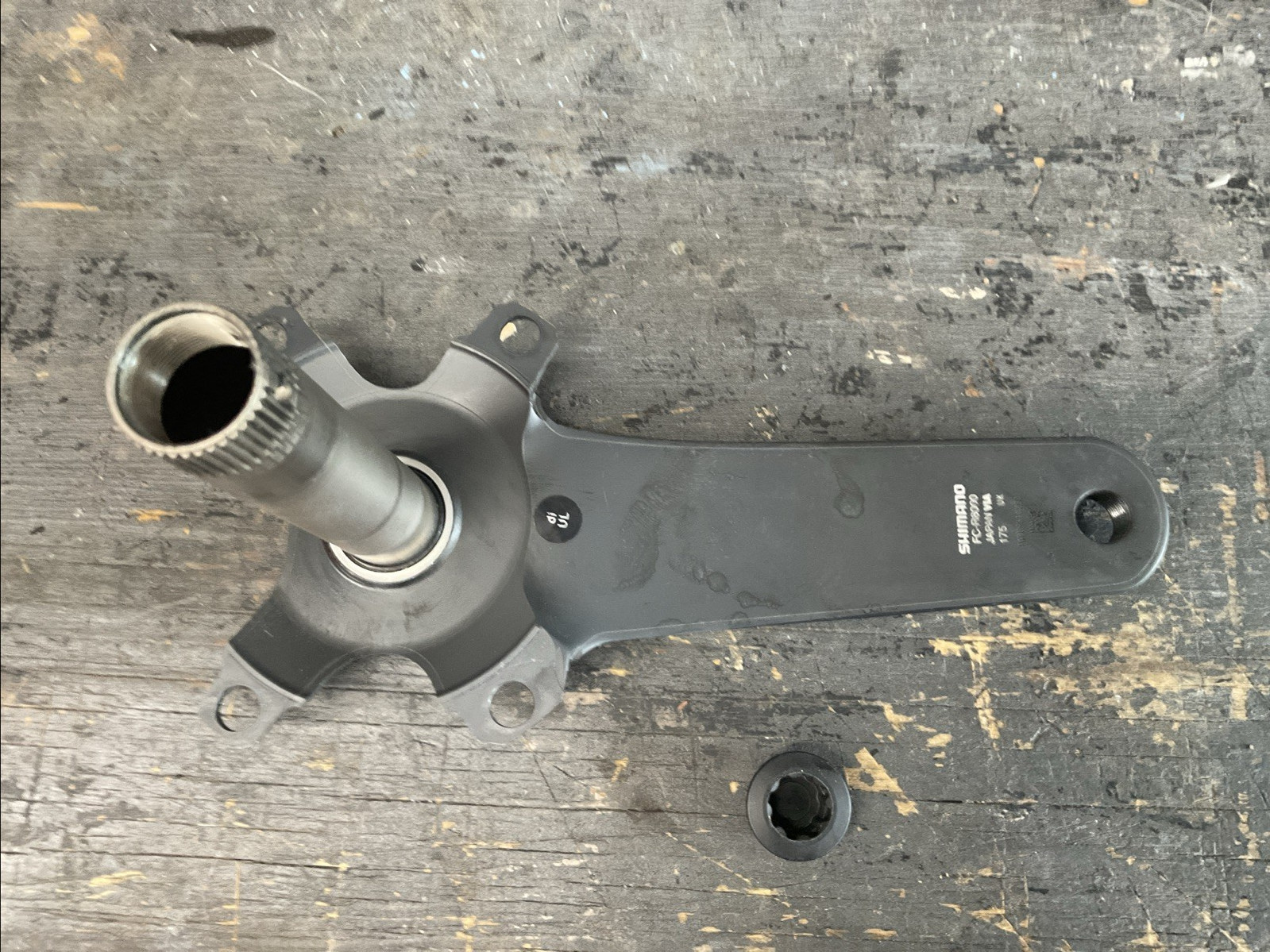Shimano Ultegra FC-R8000 crankset, 175mm, no chainrings