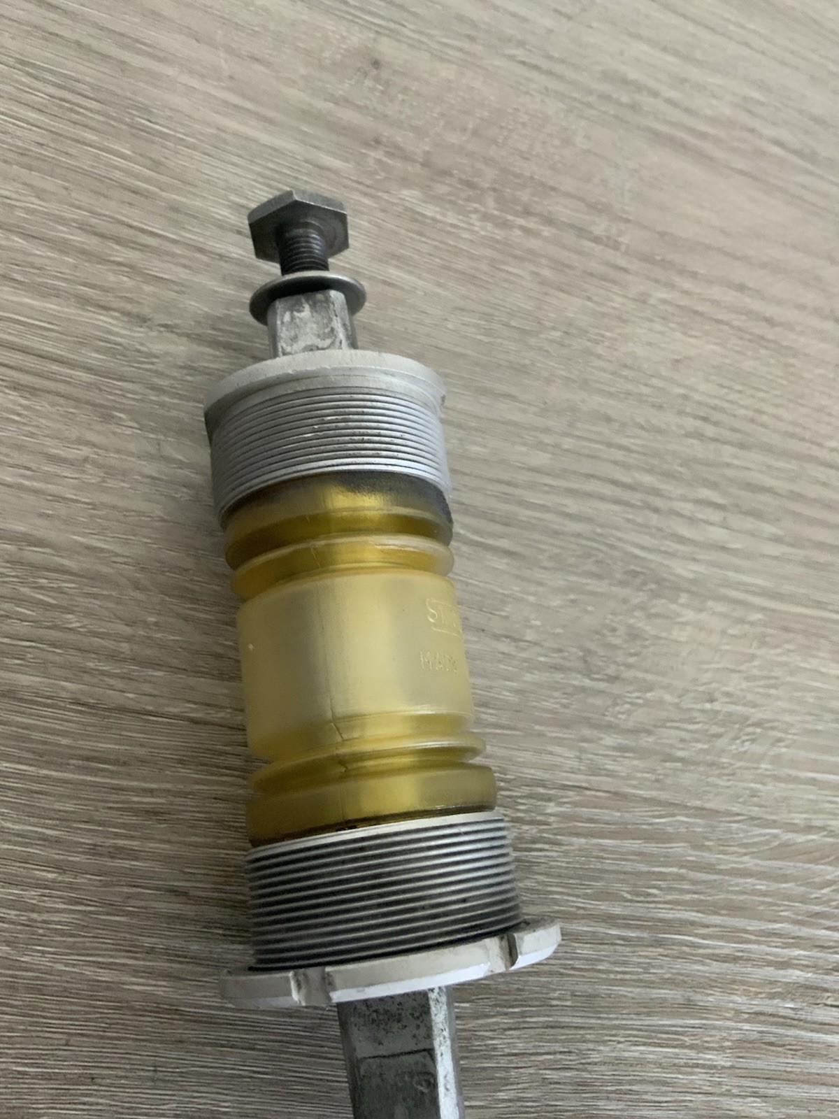 STRONGLIGHT SEALED BOTTOM BRACKET ITALIAN THREADED 70-119 MM 252 GRAMS