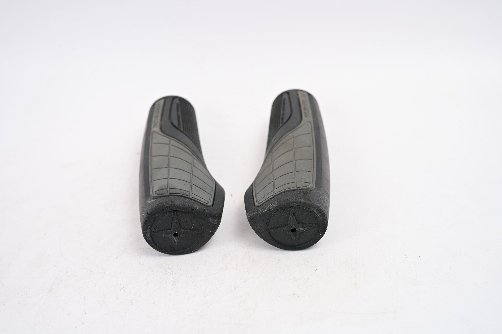 Vintage Schwinn Ergonomic Grips – Black/Grey Slip-On – Grip MTB Bike
