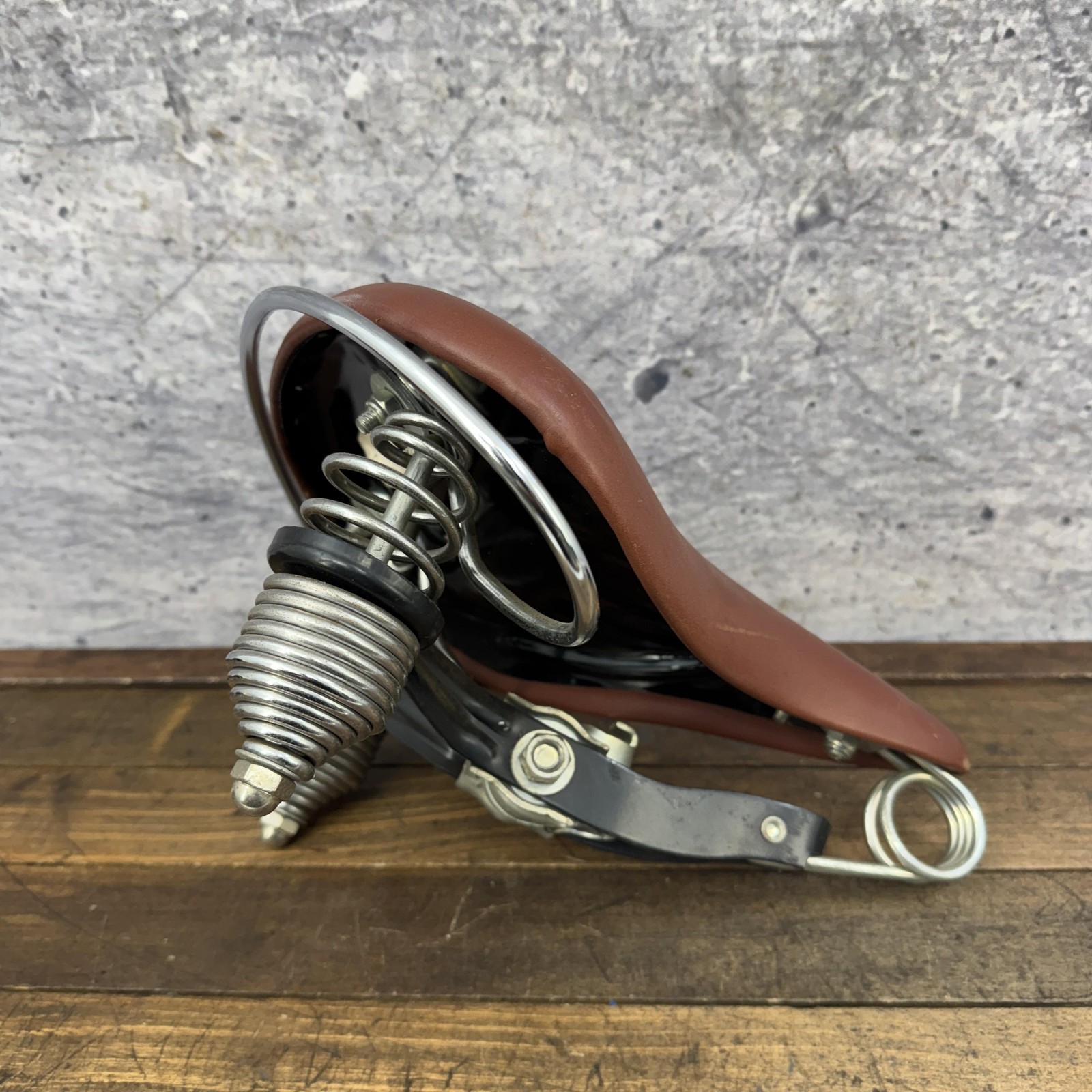 Vintage Persons Bicycle Saddle Seat Brown Genuine Leather 90s 99 Cruiser Spring