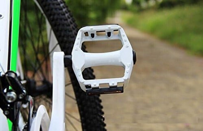 Multi-Color Aluminum Flat Platform Pedals for Road & Mountain Bikes – 9/16″