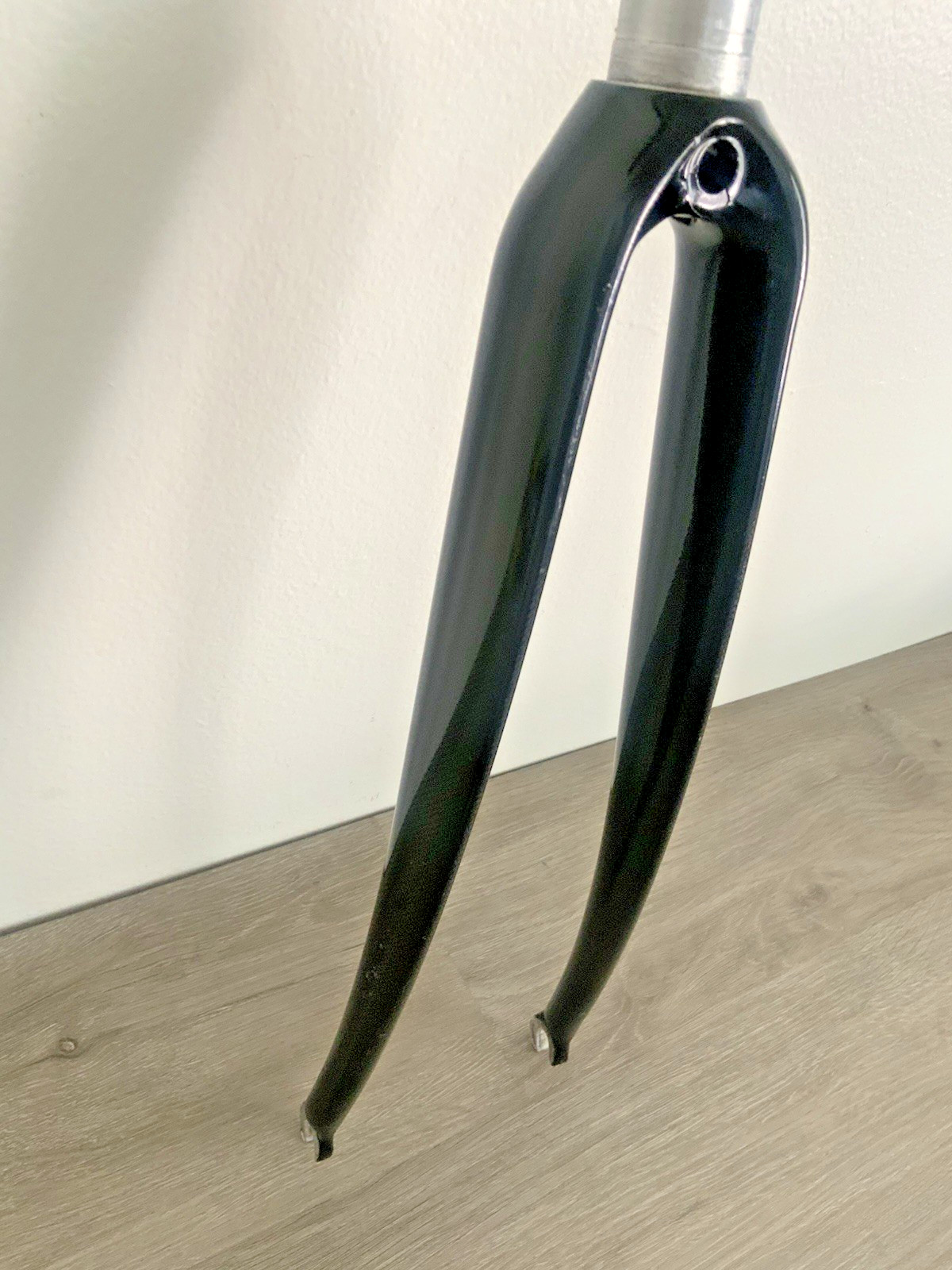 WEYLESS CARBON FORK 700C 1 1/8 INCH THREADLESS 622 GRAMS 218 MM STEERER TUBE