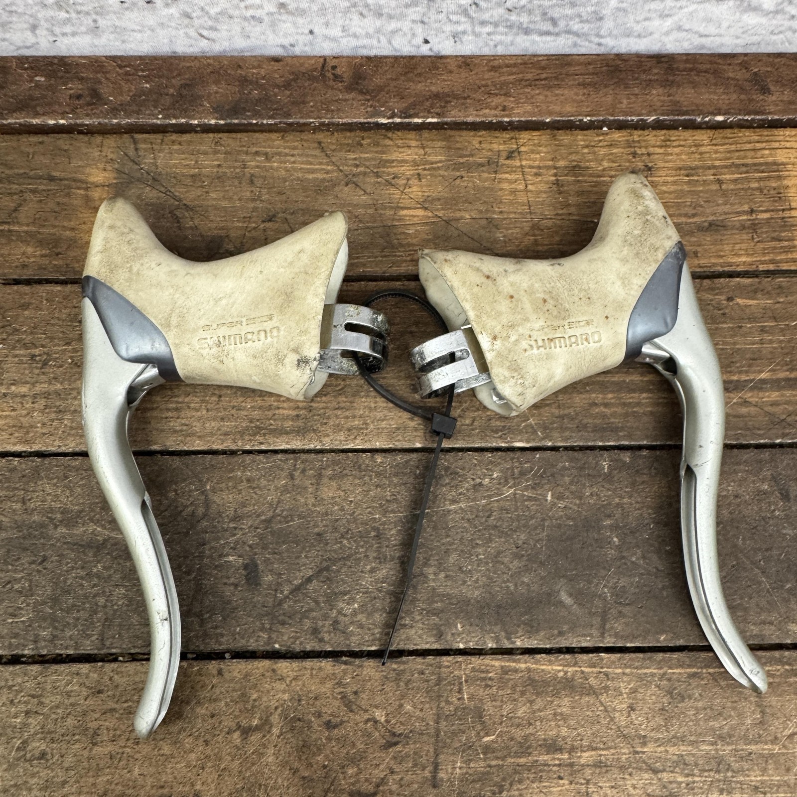 Vintage Shimano 105 BL-1055 Brake Levers Pair White Aero Drop Bar 23.8mm Road