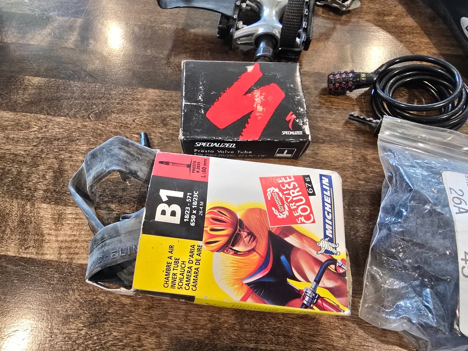Vintage Assorted Bicycle Bike Parts Wellgo LU-964 & Shimano PD-A25 Pedals