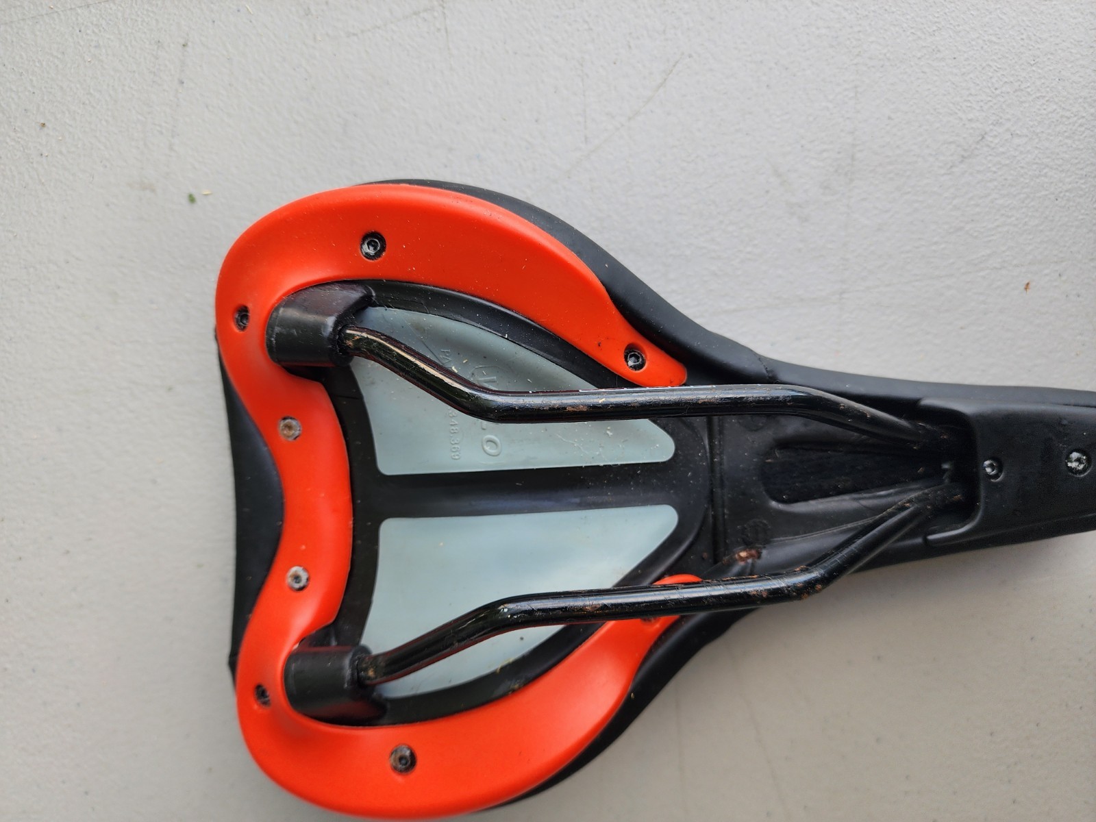 Peloton Comfort Saddle Black Synthetic for Indoor Cycling Bike Unisex Adults