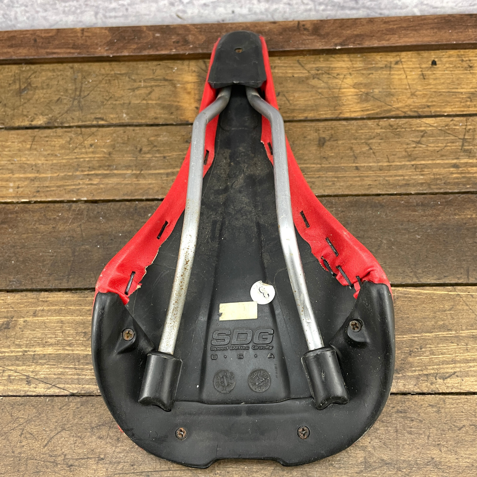 Vintage SDG Seat Bel Air Red Black BMX Speed Defies Gravity MTB Mountain Cuts A4