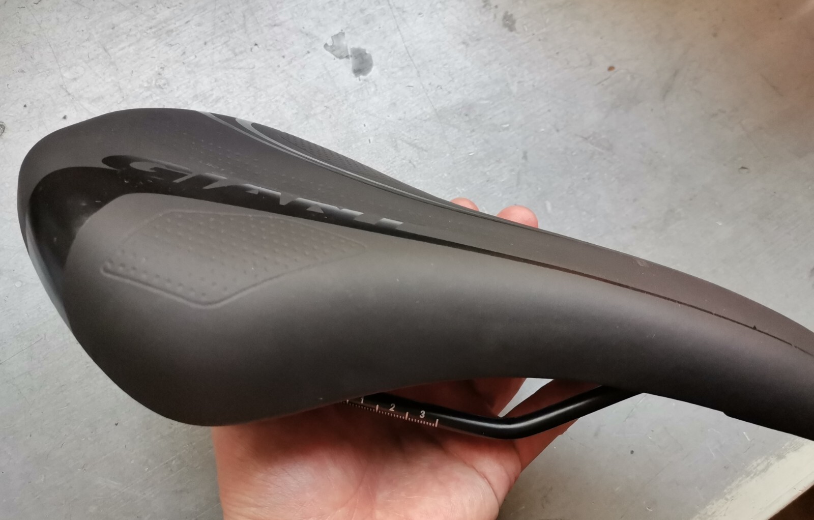 GIANT COMFORT GROOVE SADDLE SEAT MTB CITY TOURING BIKE BLACK BY SELLE ROYAL