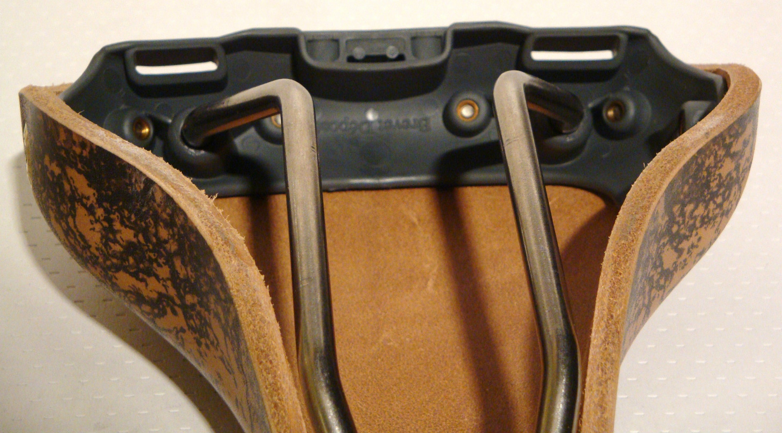 NEW GILLES BERTHOUD SADDLE SEAT ARAVIS CORK MADE IN FRANCE IDEALE BROOKS