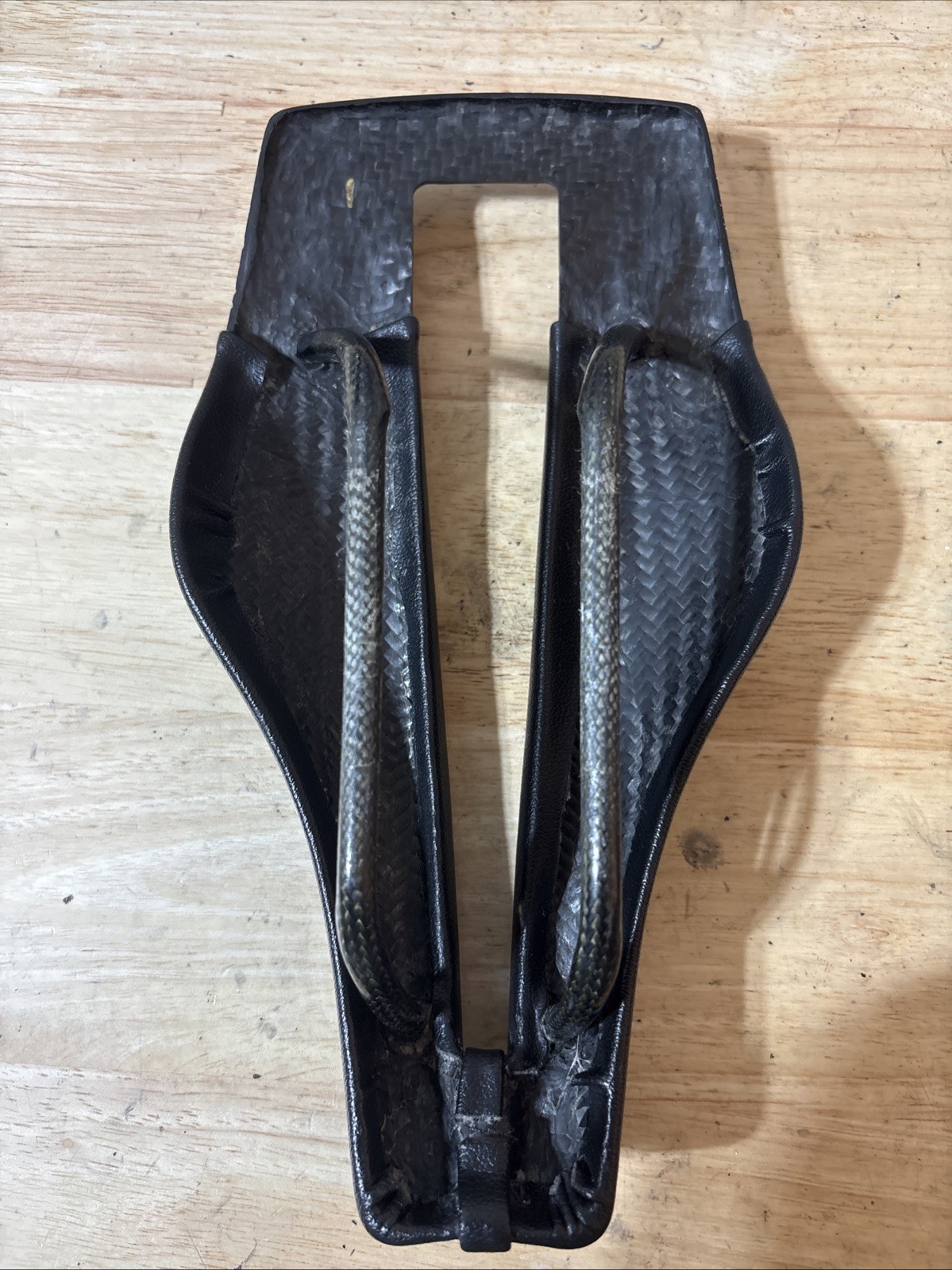 Dash Strike 7x7mm Carbon Rails 135mm Lightweight TT/Triathlon Bike Saddle