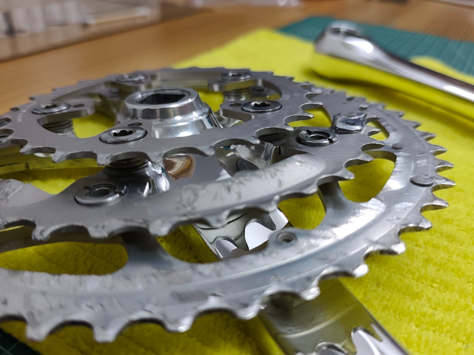 Used Shimano XTR M900 Crankset 175mm Polished Logo Engraved