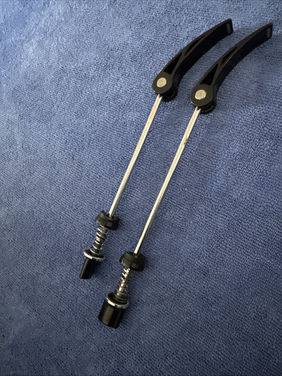 BONTRAGER SKEWERS STAINLESS FRT/RR 100/130/135MM BLACK 108 GRAMS EXCL COND