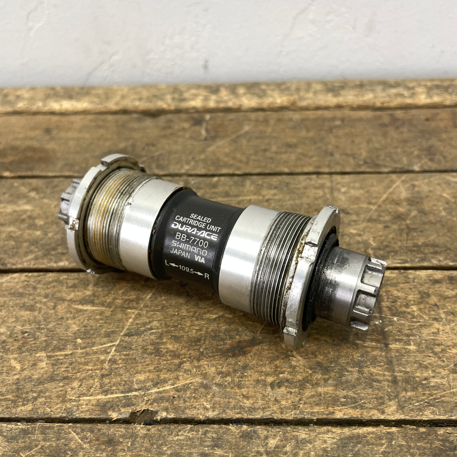 Vintage Shimano Dura Ace BB-7700 Bottom Bracket 109.5 Octalink V1 68 English A3