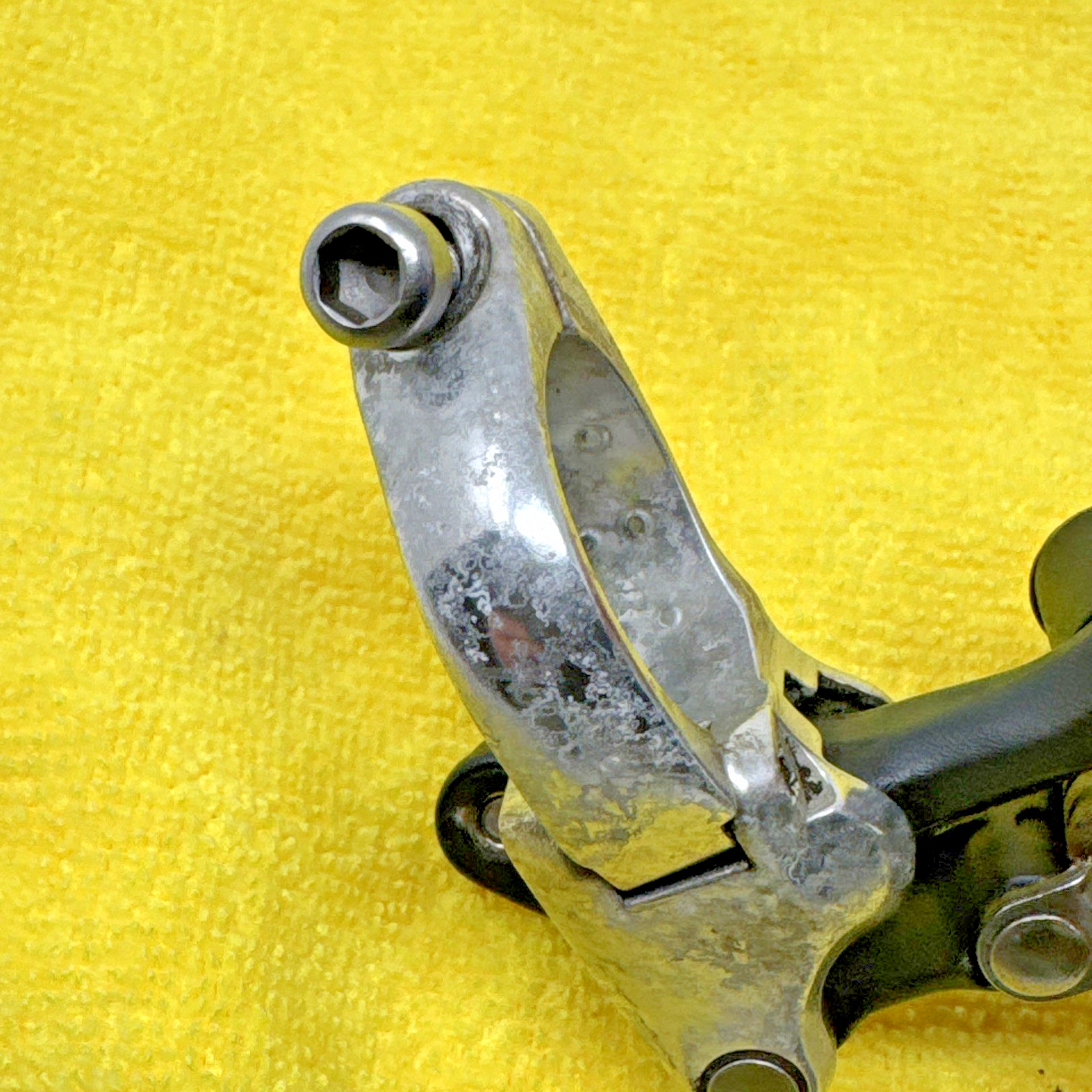 Shimano Deore XT FD-M737 3 x 8s MTB Front Derailleur Clamp-On 28.6mm Bottom Pull
