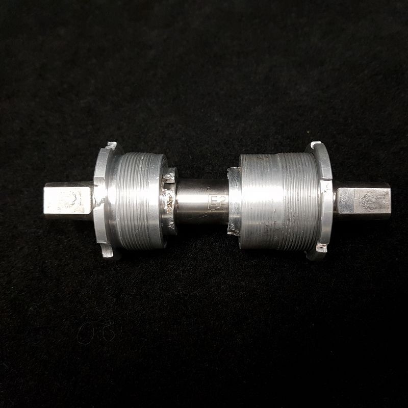 Bottom Bracket Axis “SPECIALITES TA TITANIUM” 119 Mm 1.37 X 24 Tpi (Ref 541)