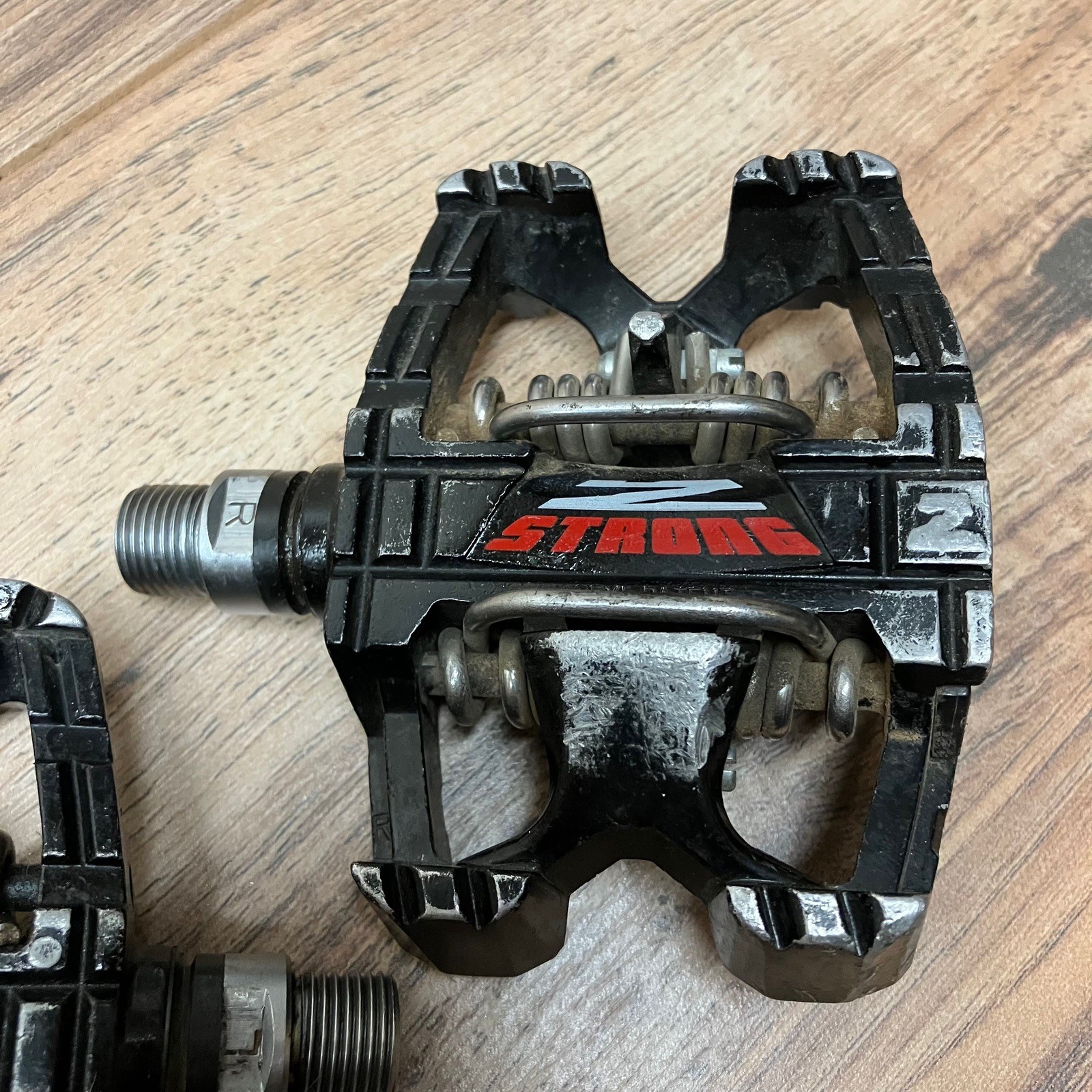 Time ATAC Z Strong Platform Clipless DH Pedals Black No Cleats LOW MILES