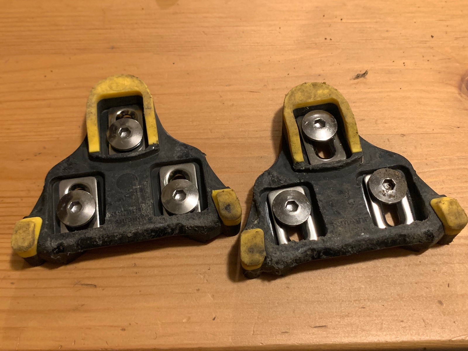 Shimano SM-SH11 Cleat Set, 6 degree Float—SPD-SL MTB Road Bike Pedal Cleats