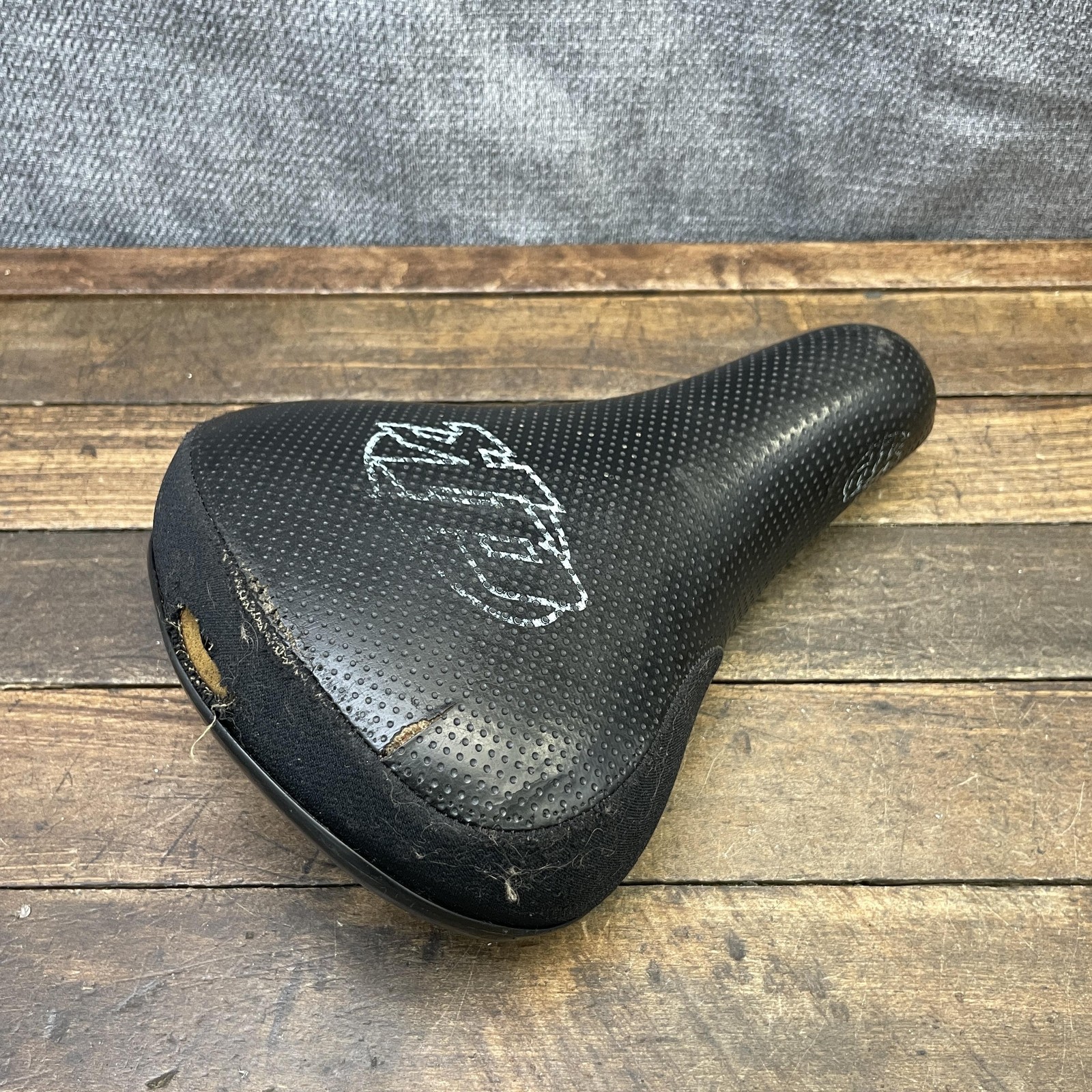 Vintage DK BMX Seat Padded MId School Rail Loaf BMX Bike Freestyle Cut