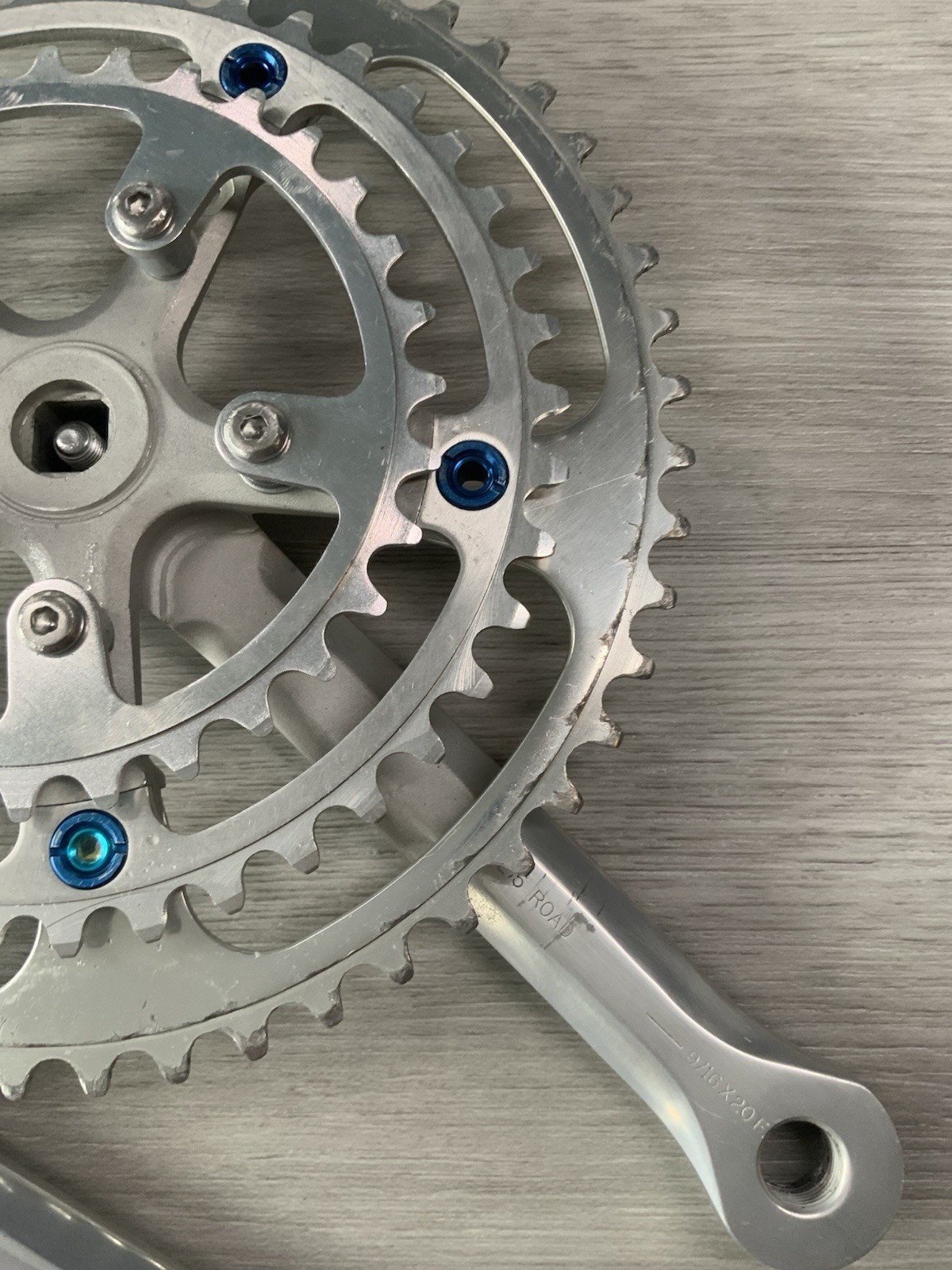 AVOCET CRANKSET TRIPLE 53-42-32 TOOTH 172.5 MM ARM LENGTH 6, 7, OR 8 SPEED