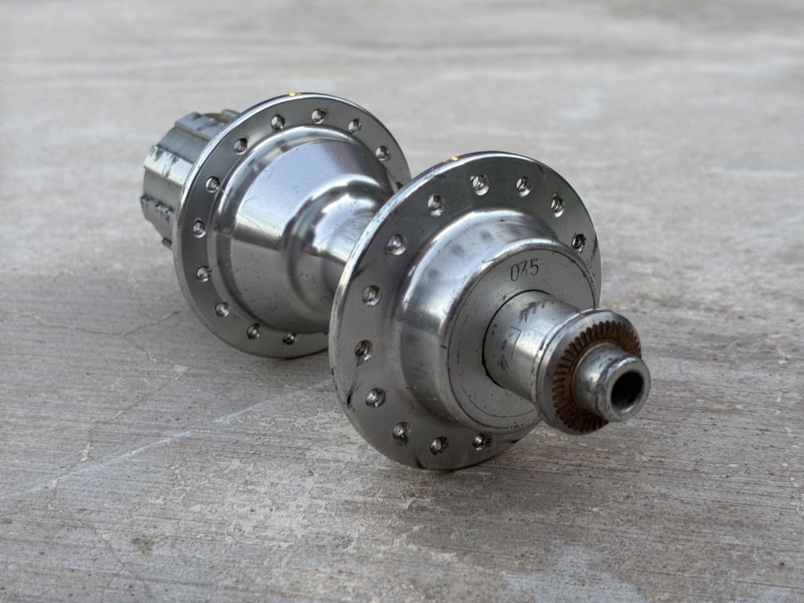 Hugi Compact QR Rear Hub | 32-hole / 135 OLD / EXC / Made in Germany