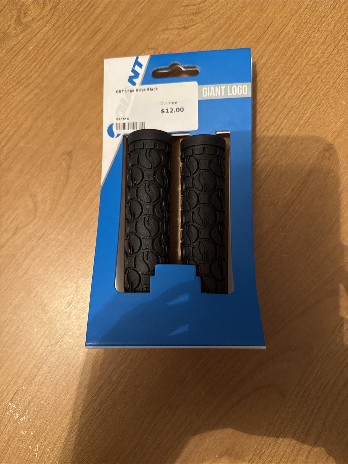 Giant Logo Grips