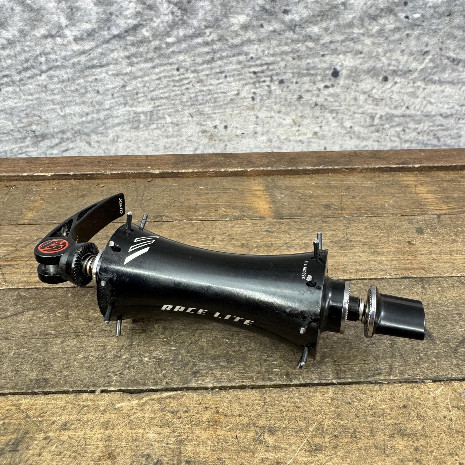 Bontrager Race Lite Front Hub 20H 20 Hole QR Black Straight Pull Road Bike Skewe