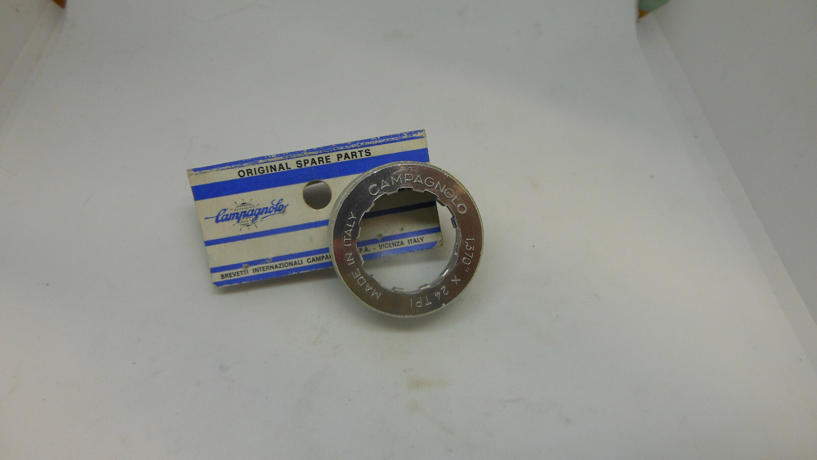 NOS Campagnolo Record Bottom Bracket Left Cup FOR 111MM cartridge English 68MM