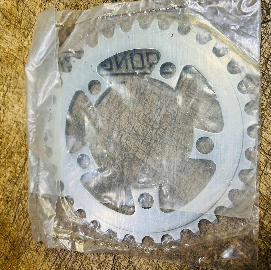 Stronglight Model 99 – 34 Tooth chainring – 86BCD – Rare – NOS / NEW – 34T