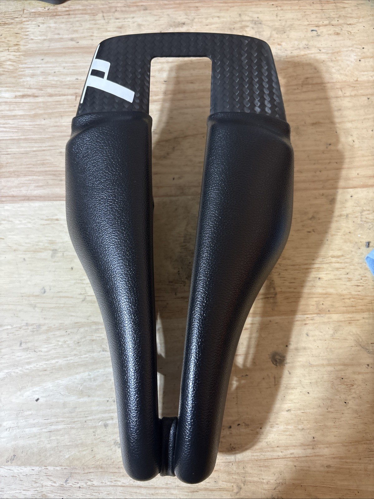 Dash Strike 7x7mm Carbon Rails 135mm Lightweight TT/Triathlon Bike Saddle