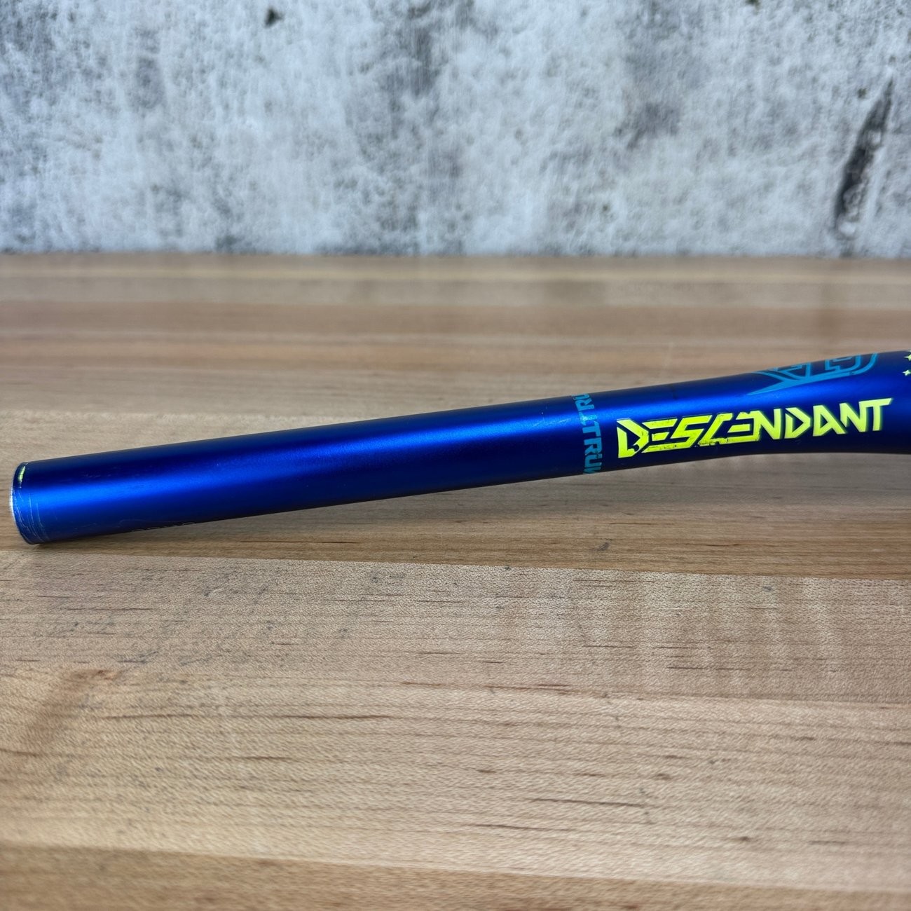 Troy Lee Decendant 780mm 25mm Rise Blue MTB Bike Flat Handlebar 348g