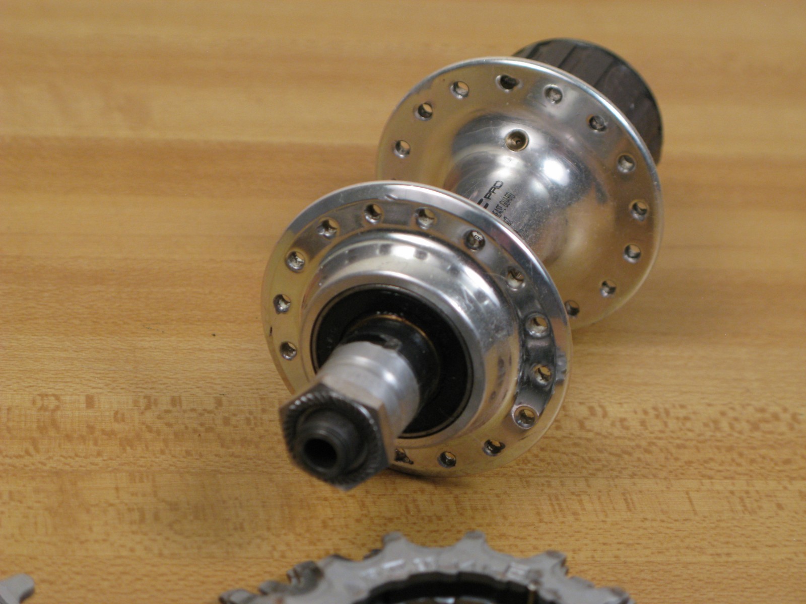 Suntour XC Pro WTB Grease Guard Rear Hub 32h with 11-24t Cassette