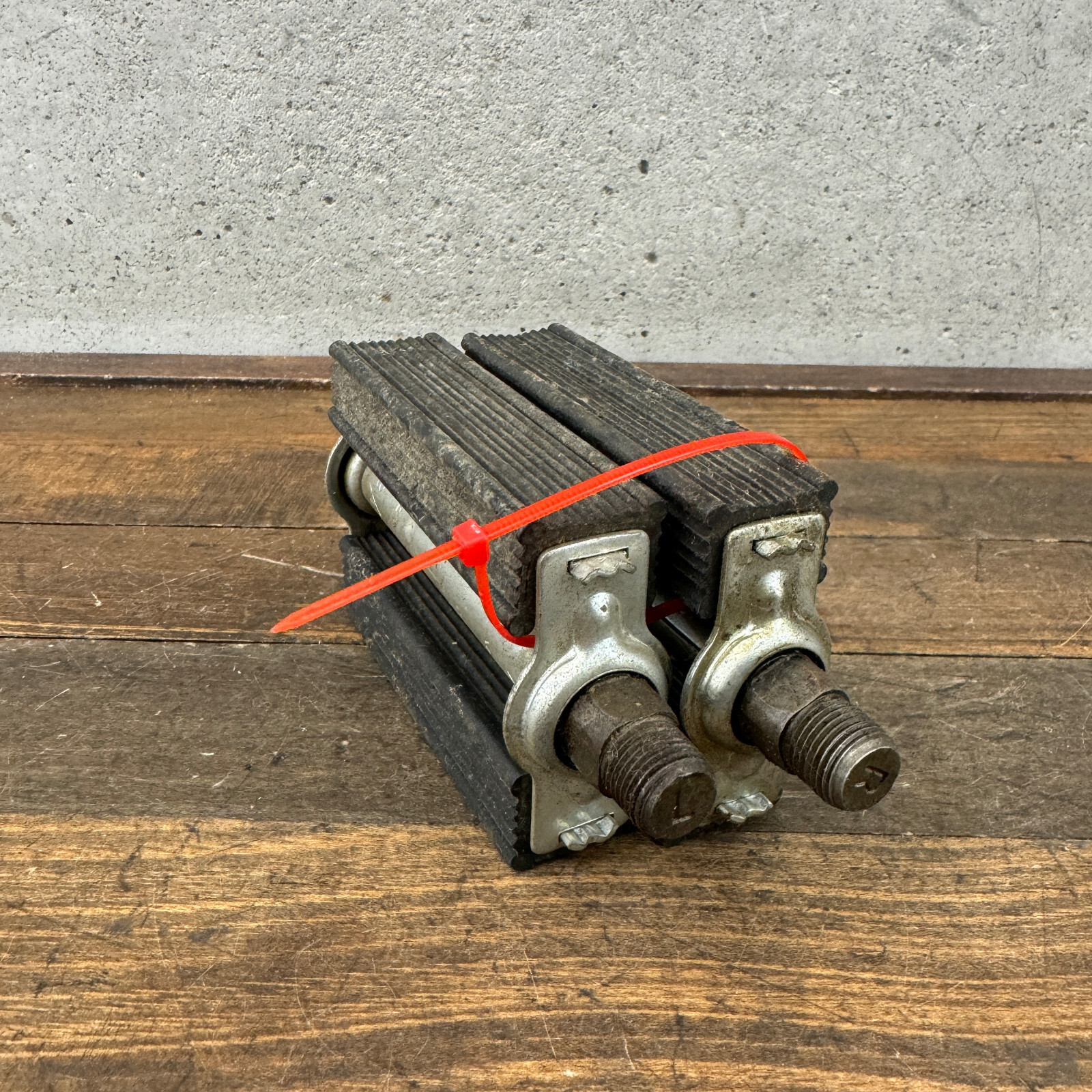 Wald Block Pedals 9/6 in NOS Black Cruiser Clunker Cottered BMX OG 70s 80s