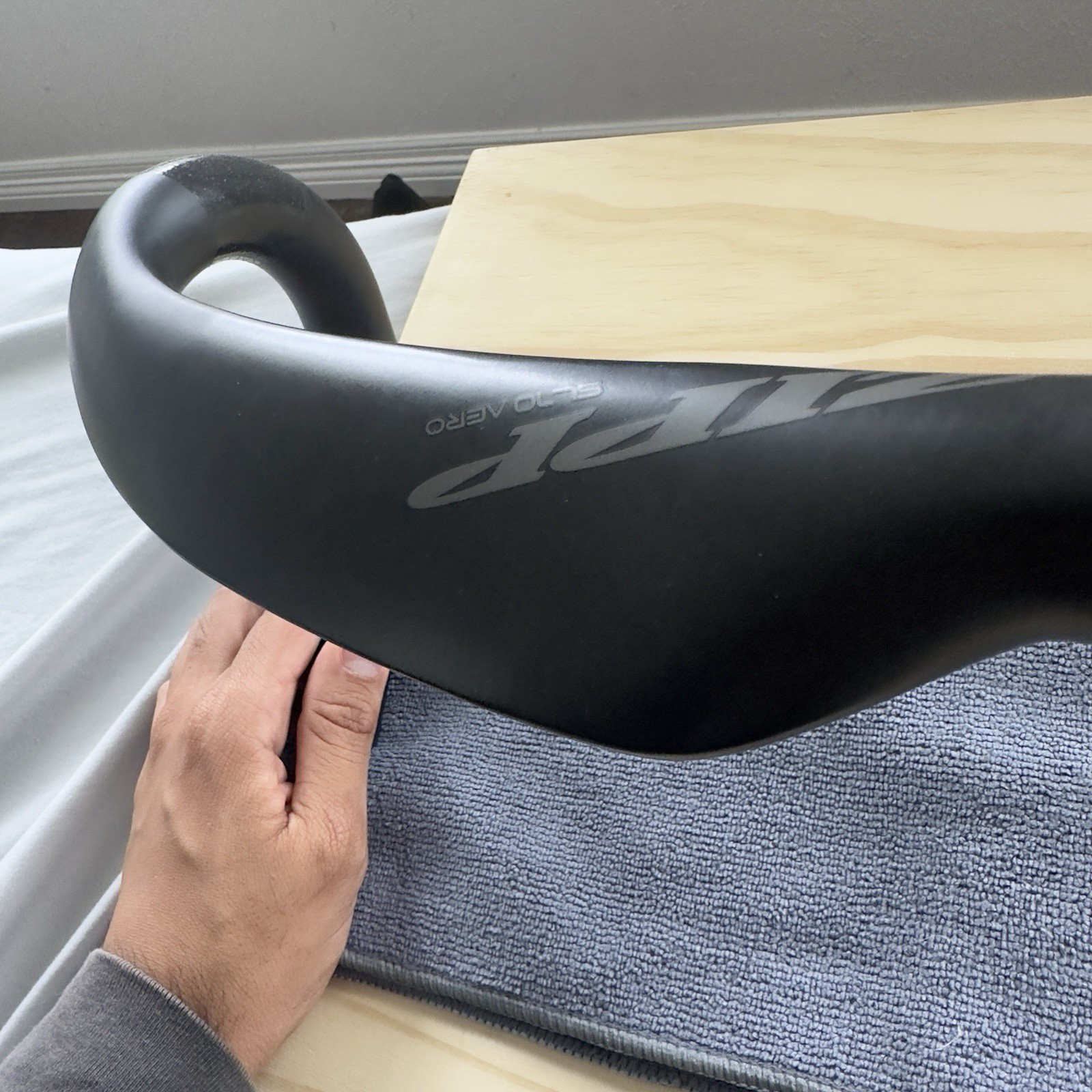 42cm Zipp SL-70 Carbon Compact Aero Road Handlebar 31.8mm, Excellent Condition