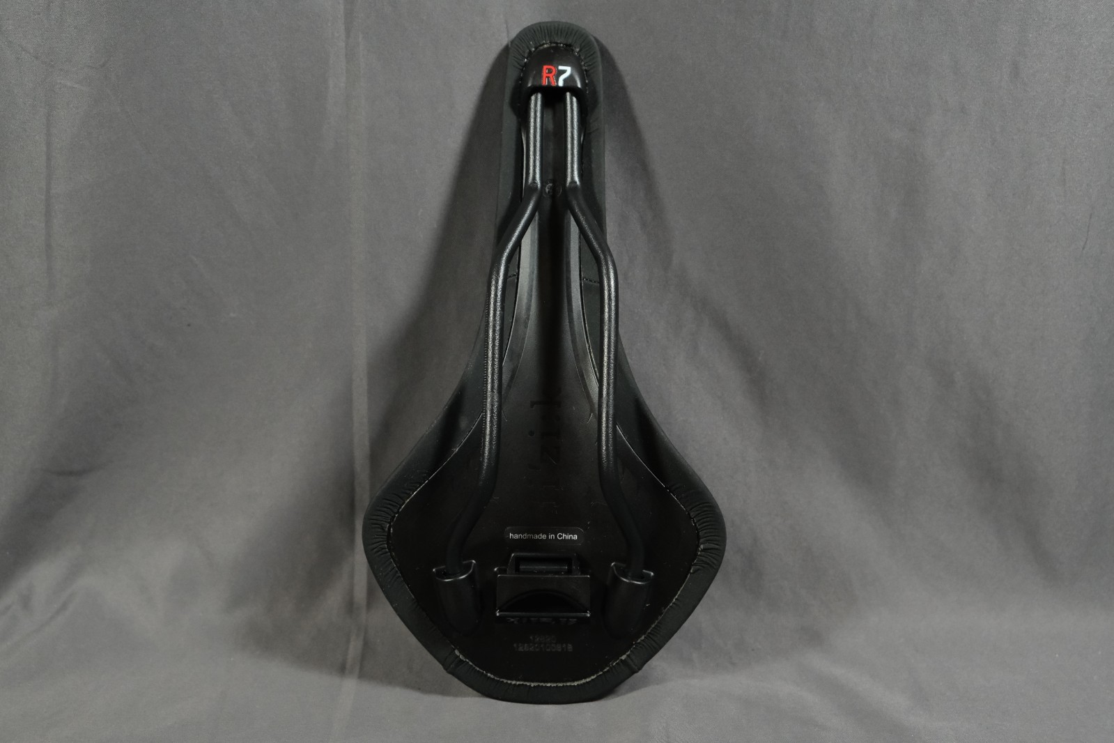 Black Fizik Antares R7 in good conditions (145mm)